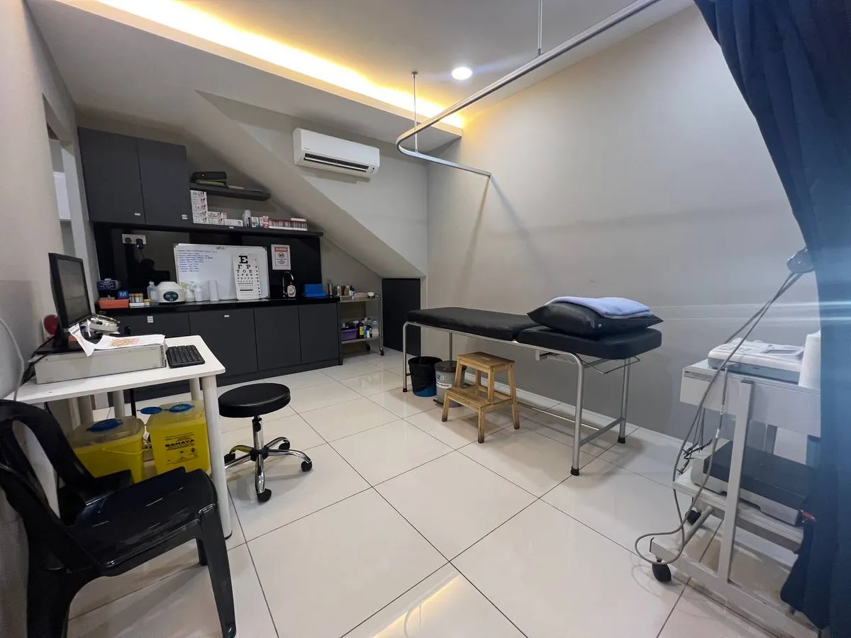 Pemandangan ruang dalaman Klinik Primakasih