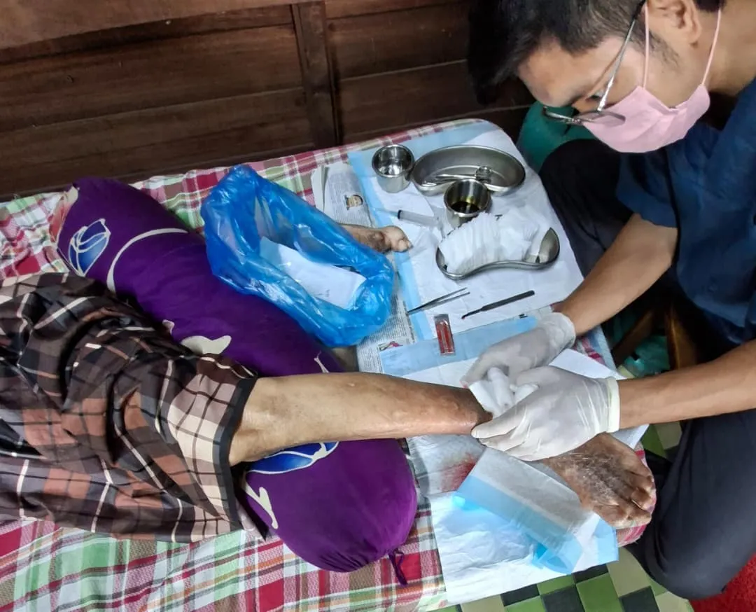 Penjagaan luka semasa lawatan ke rumah