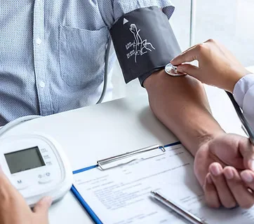 Pemeriksaan tekanan darah semasa medical checkup